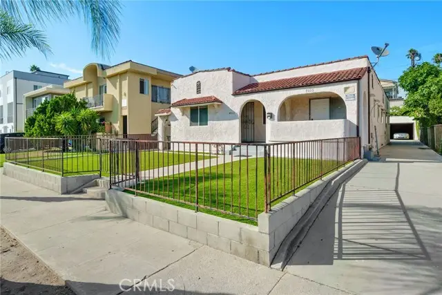 4533 Saturn, Los Angeles, CA 90019 - #3
