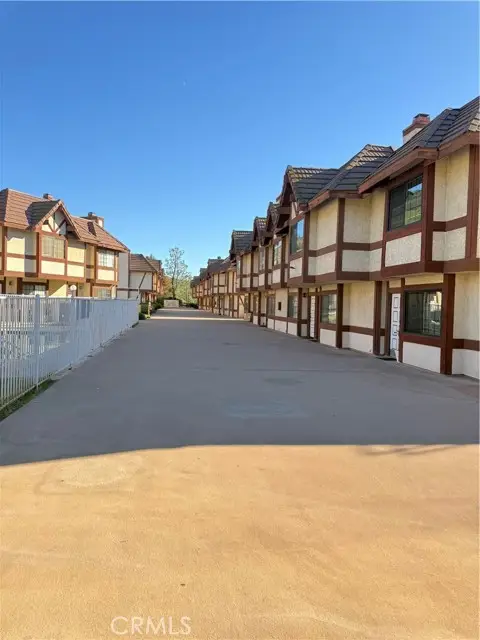 9325 Sunland Park Drive  #2, Sun Valley, CA 91352 - Image #3