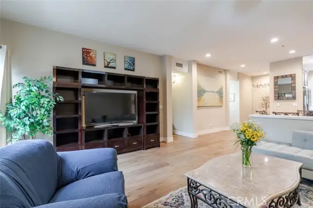 10604 Valley Spring Lane  #105, Toluca Lake, CA 91602 - #3