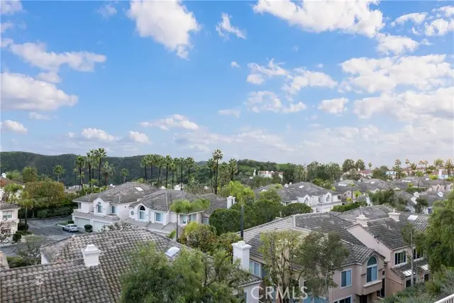 1942 Caminito De La Estrella, Glendale, CA 91208 - Image #2