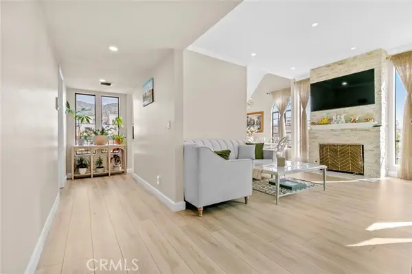 427 Orange Grove Ave  #301, Burbank, CA 91501