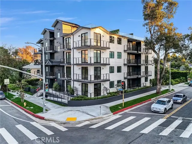 10352 Riverside Drive  #203A, Toluca Lake, CA 91602 - #3