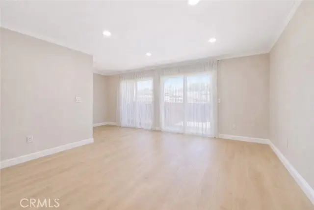 121 Sinclair Avenue  #213, Glendale, CA 91206 - #2