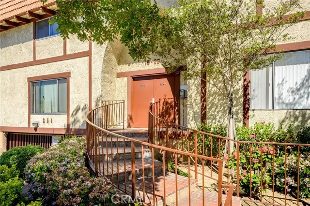 251 Dryden Street  #16, Glendale, CA 91202 - #2