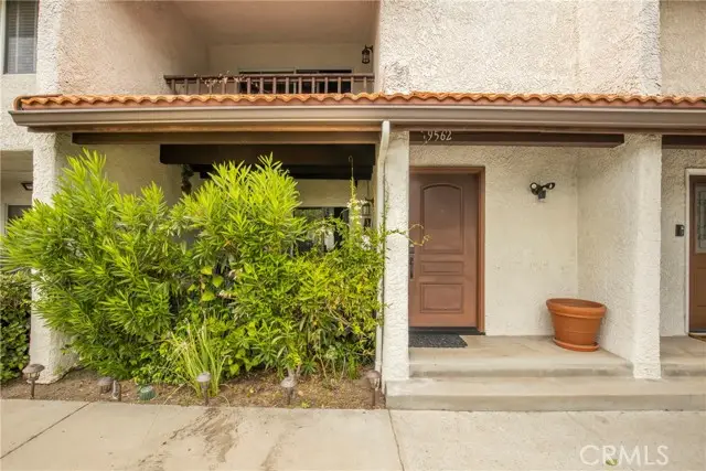 9562 Via Bernardo, Burbank, CA 91504 - #3