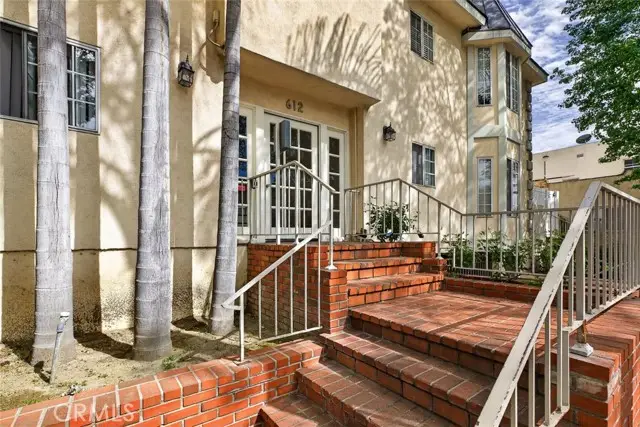 612 Columbus Avenue  #104, Glendale, CA 91203 - #2