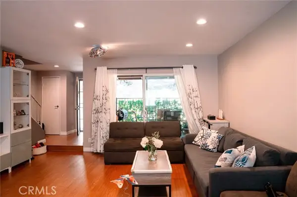 9759 Via Roma, Burbank, CA 91504