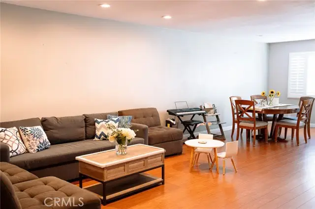 9759 Via Roma, Burbank, CA 91504 - #2