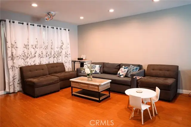 9759 Via Roma, Burbank, CA 91504 - #3