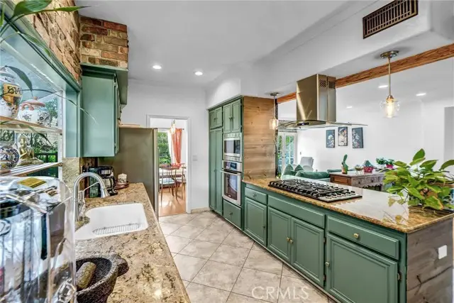 28314 Easton, Saugus, CA 91350 - #3