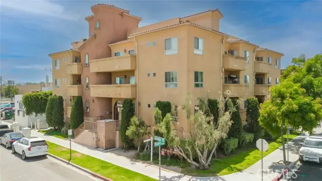 1515 Grismer Avenue  #302, Burbank, CA 91504 - #1