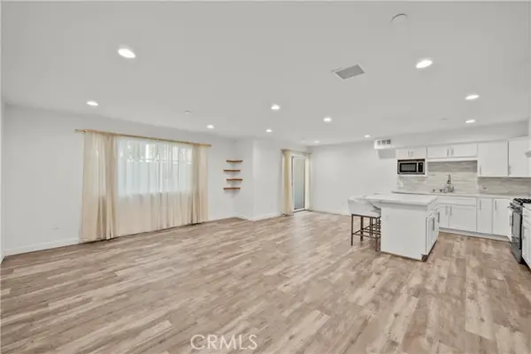9104 Burnet, North Hills, CA 91343