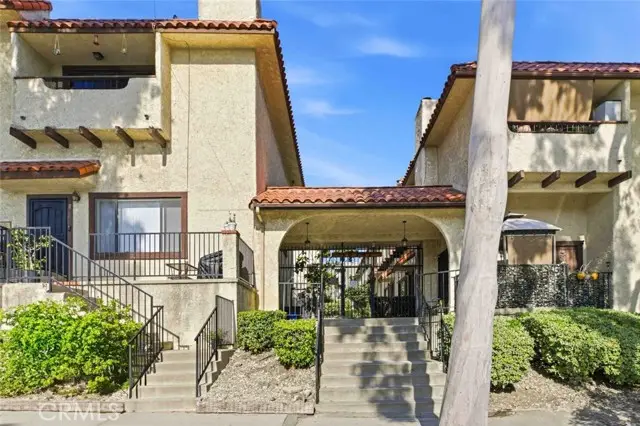 10142 Samoa Avenue  #28, Tujunga, CA 91042 - #2