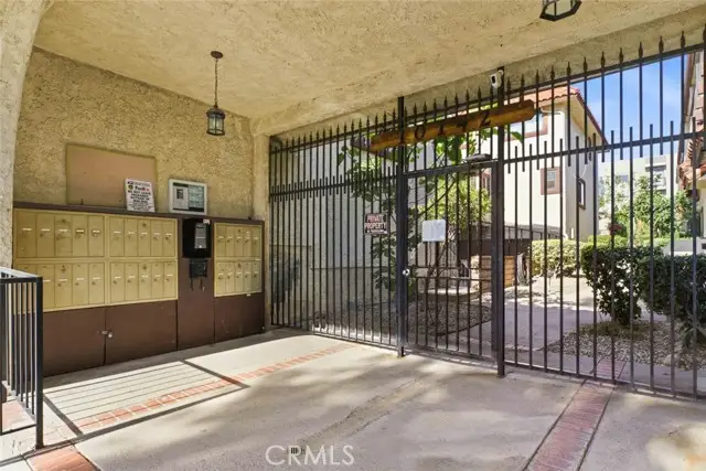 10142 Samoa Avenue  #28, Tujunga, CA 91042 - #3