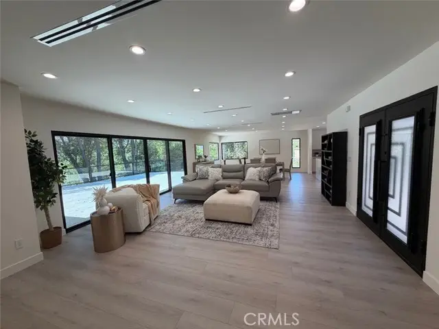 5843 Nevada, Woodland Hills, CA 91367 - #3