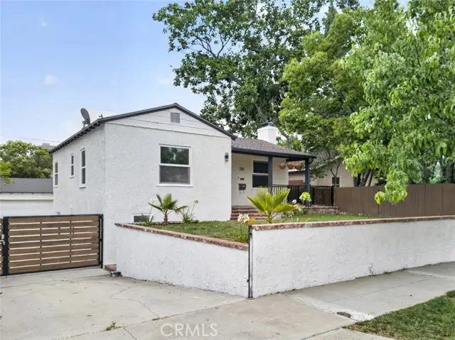 210 Naomi Street, Burbank, CA 91505 - #3