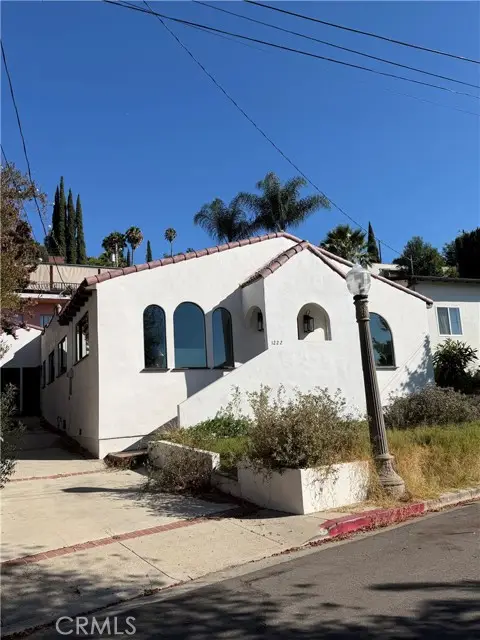 1222 Princeton Drive, Glendale, CA 91205