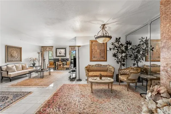 1745 Holly  #302, Glendale, CA 91206