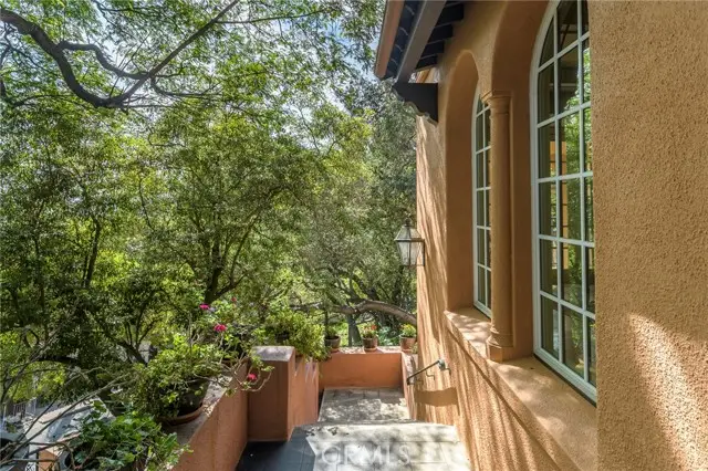 2401 Cascadia Drive, Glendale, CA 91206 - #3