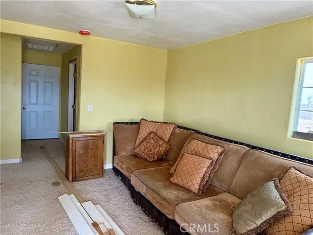18645 Palmdale Boulevard, Palmdale, CA 93591 - #2