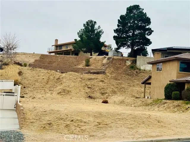 18005 Vista Point Drive, Victorville, CA 92395 - #2