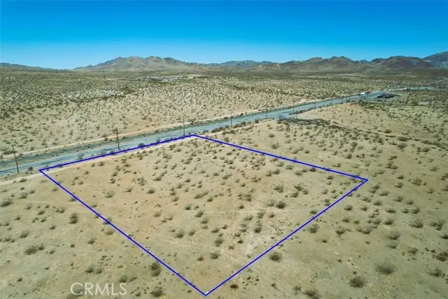 4 Quarry Road, Apple Valley, CA 92307 - #2