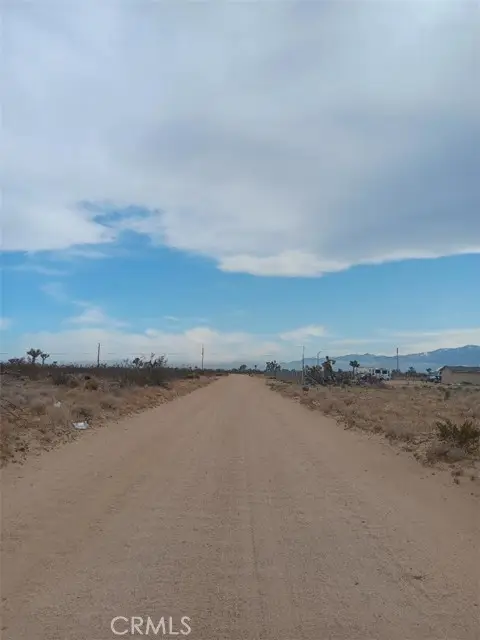 6692 Palmdale Rd, Phelan, CA 92371 - #1