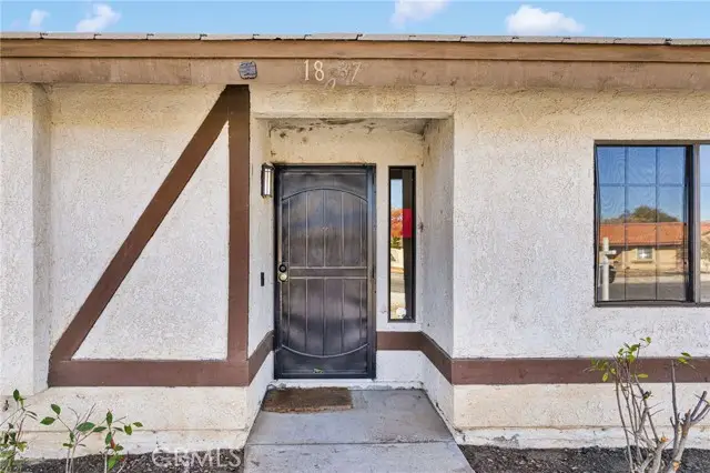 18037 Mondamon, Apple Valley, CA 92307 - Image #2