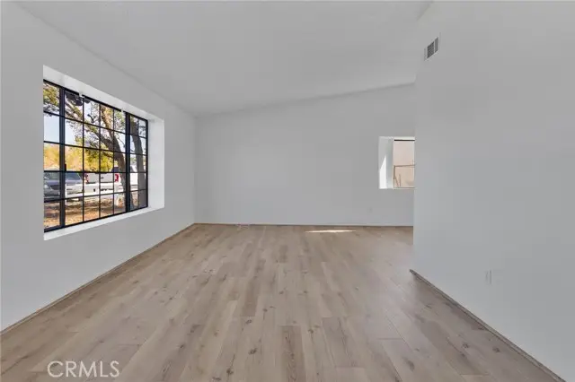 18037 Mondamon, Apple Valley, CA 92307 - Image #3