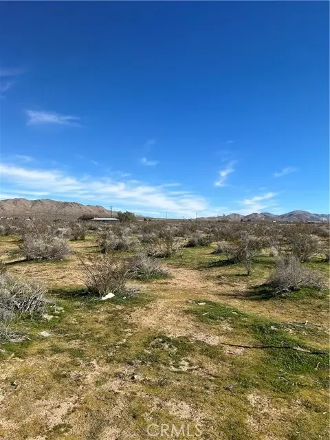 22 Redbank Road, Apple Valley, CA 92307 - #1