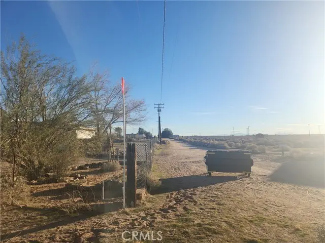 20 Edie Road, Hinkley, CA 92347 - #2