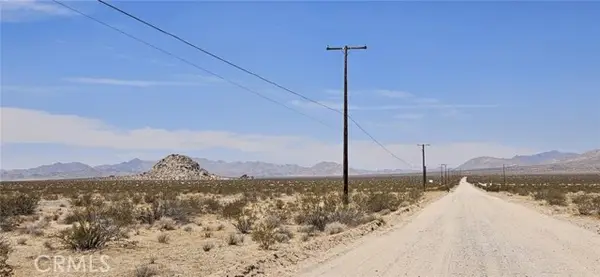 800 Stella/Emerick's Rd, Lucerne Valley, CA 92356