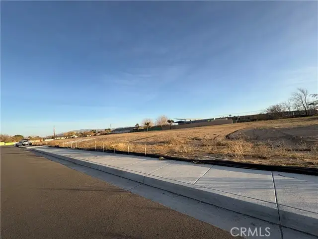 4 Valencia, Hesperia, CA 92345 - #2