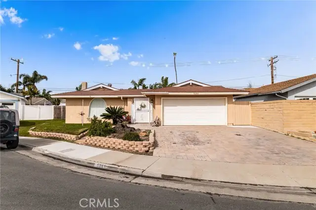 6261 Balmoral, Huntington Beach, CA 92647 - #1