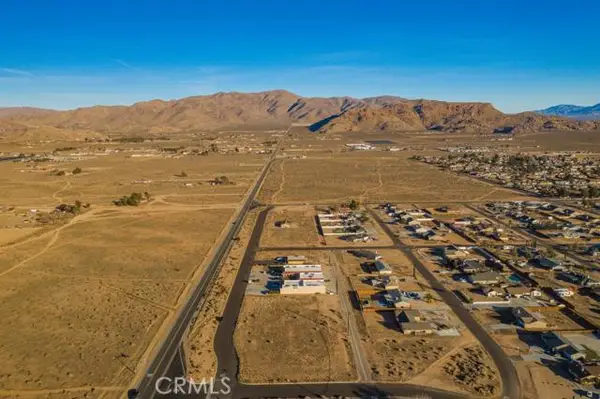 706 Outer Hwy 18, Apple Valley, CA 92307