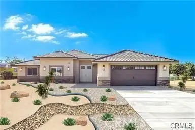 21960 Ramona, Apple Valley, CA 92307