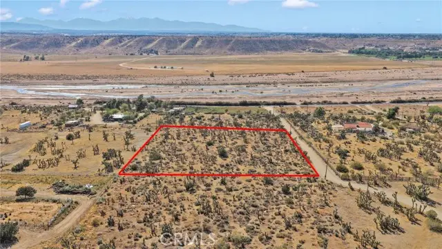 2 Lamprey Road, Apple Valley, CA 92308 - #2