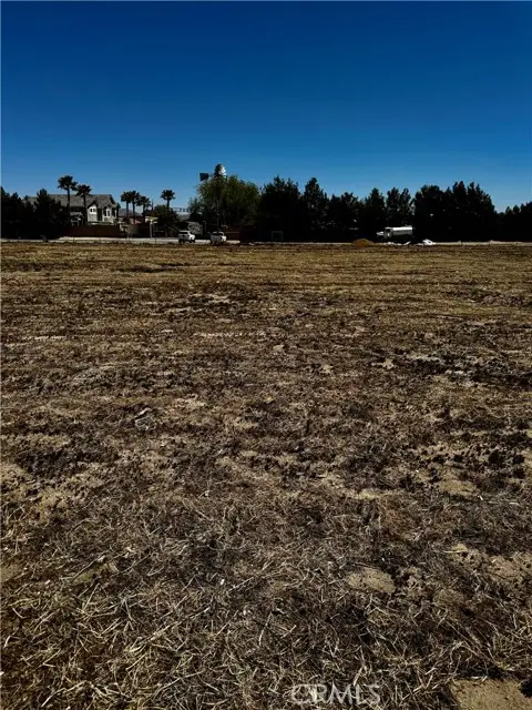 1 Clearview Drive, Apple Valley, CA 92308