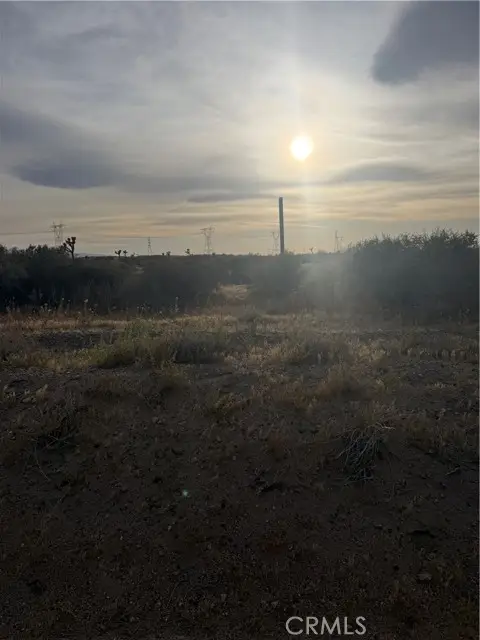 25 Aster, Adelanto, CA 92301