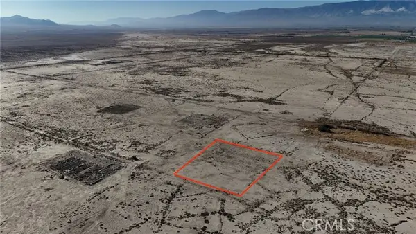 738 Lincoln (NEAR) Road, Lucerne Valley, CA 92356