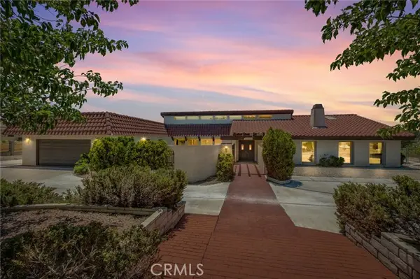 19585 Crest, Apple Valley, CA 92307