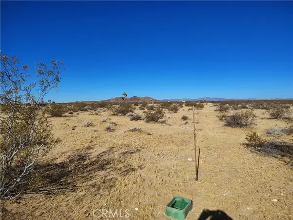 408 Stable, Landers, CA 92285