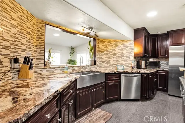 10080 Deep Creek Road, Apple Valley, CA 92308 - #2