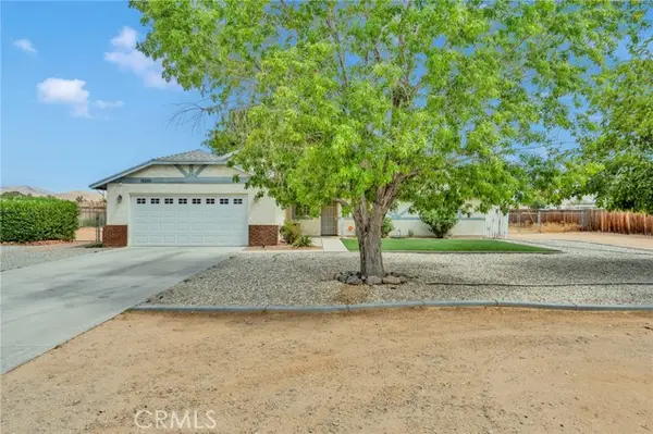 14285 Kiowa Road, Apple Valley, CA 92307