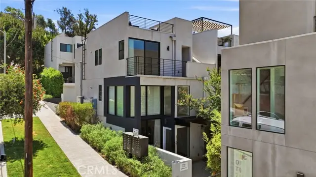 2160 Clifford, Los Angeles, CA 90026 - #1
