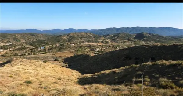 25 Summit Valley Road, Hesperia, CA 92344