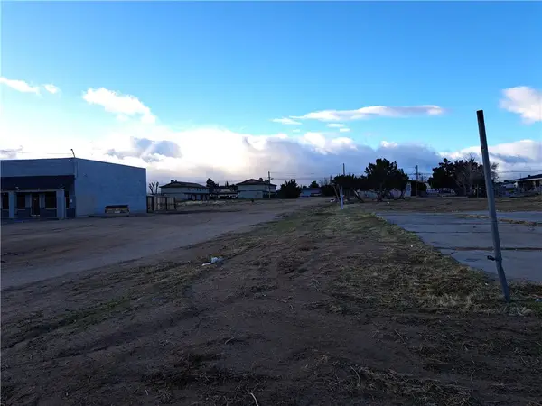16023 Walnut, Hesperia, CA 92345