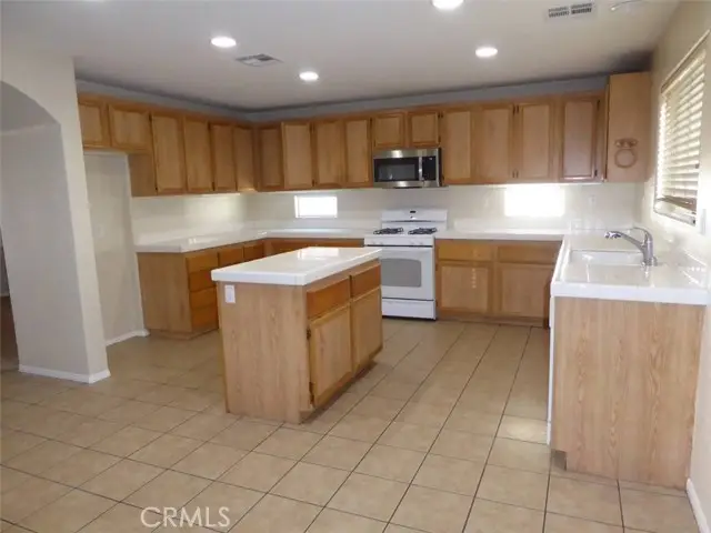 9390 Dragon Tree, Hesperia, CA 92344 - #3