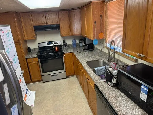 8105 Minstead, Hesperia, CA 92345 - #2