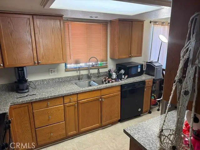 8105 Minstead, Hesperia, CA 92345 - #3